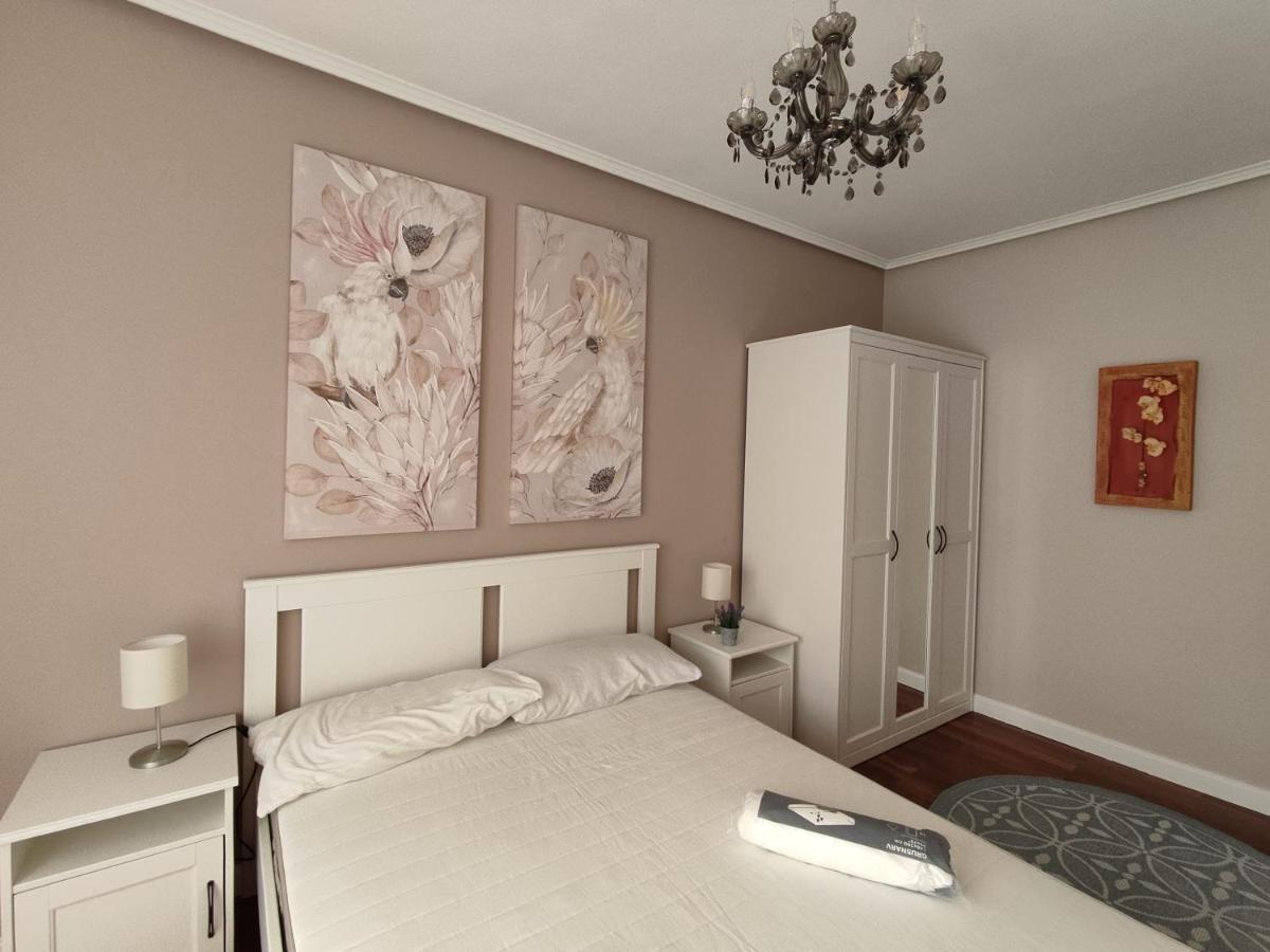 Acogedor Apartamento Junto A La Plaza Villasana de Mena Bagian luar foto