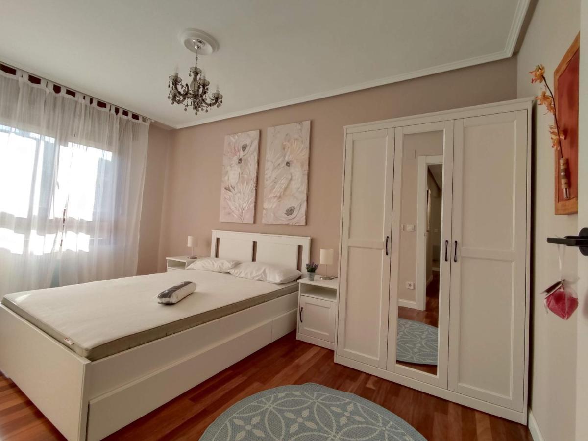 Acogedor Apartamento Junto A La Plaza Villasana de Mena Bagian luar foto